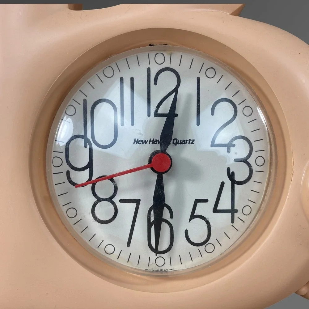 Burwood Bubble Bath Wall Clock Fish Shell Wall Pockets Peach Bathroom 1980s